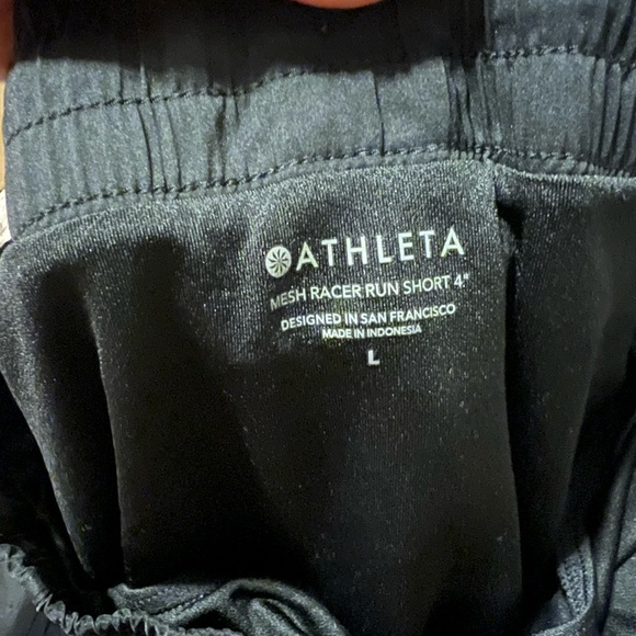 Athletica shorts large - Picture 2 of 2